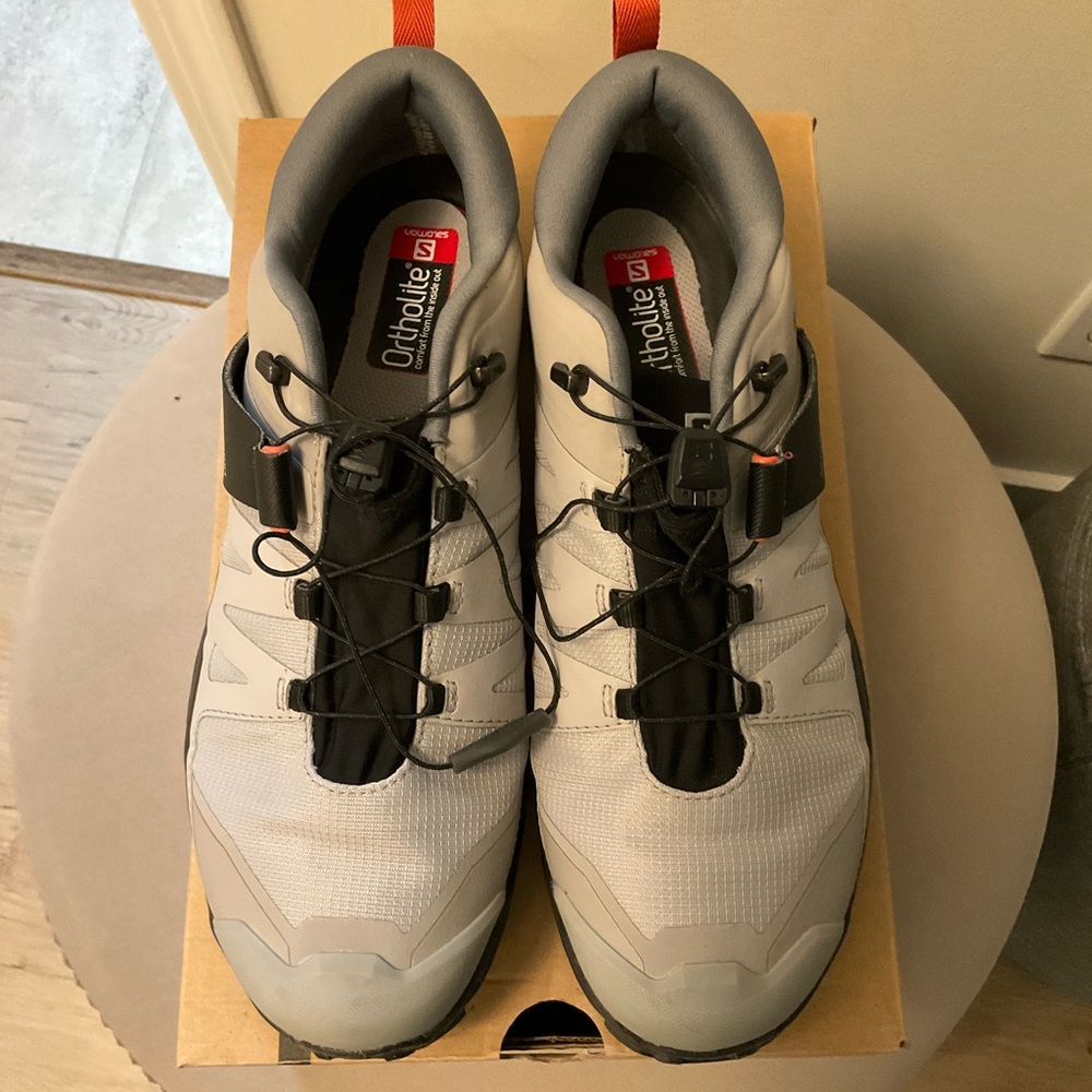 Salomon Men's White and Black Athletic Shoes